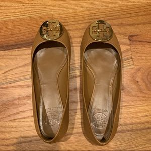 Tory Burch flats in size 9 brown color
